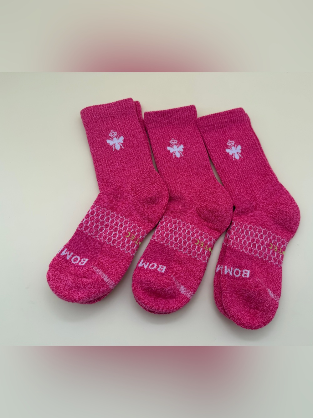 Bombas Pink Hex tech Performance Crew Socks Size Small 3 pairs New without tags